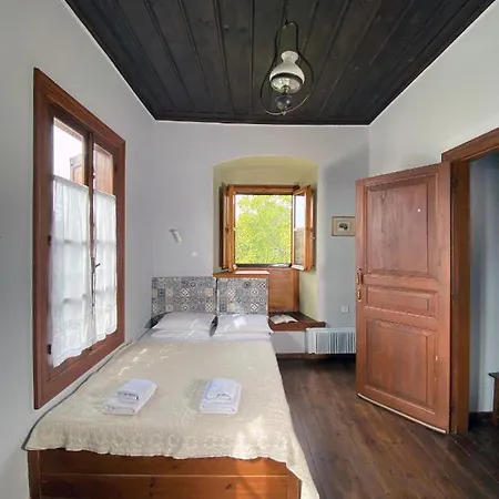 Hotel Alatinos Pinakátai