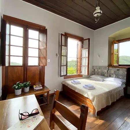 Hotel Alatinos Pinakátai
